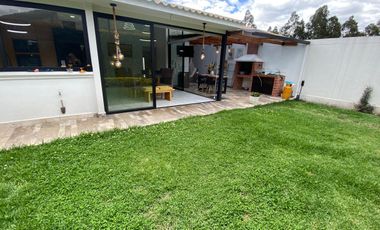 VENTA DE CASA  UNA PLANTA NO ADOSADA EN MIRASIERRA – CONJUNTO EXCLUSIVO