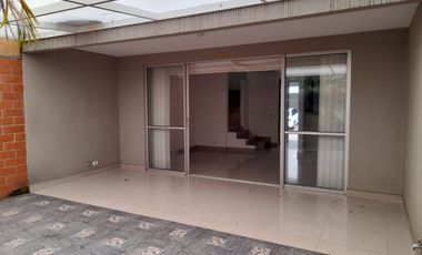 CASA EN CONDOMINIO PARA VENTA O ARRIENDO EN ALONDRA O CIUDAD COUNTRY