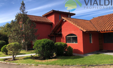 El Hogar De Tus Sueños En Un Entorno Inigualable Y Cómodo