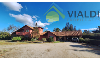 El Hogar De Tus Sueños En Un Entorno Inigualable Y Cómodo