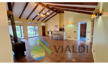 El Hogar De Tus Sueños En Un Entorno Inigualable Y Cómodo