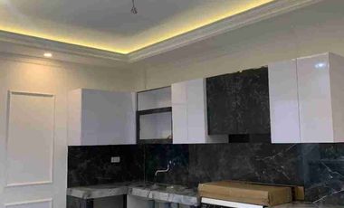 rumah plus kos elite di araya dekat kampus BINUS dan perhotelan serta perkantoran bisa tambah 8 kamar lagi