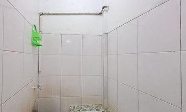 Disewakan ruko gandeng luas lokasi strategis pinggir jalan raya buaran tangsel parkiran luas