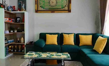 DIJUAL RUMAH FULLFURNISH TENGAH KOTA BERNUANSA MINIMALIS LOKASI DALAM PERUMAHAN REGENCY AMAN NYAMAN HARGA NEGO
