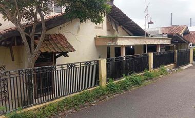 Dikontrakan rumah 2 lantai di komolek sukaasih harga murah