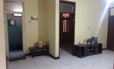 Dikontrakan rumah 2 lantai di komolek sukaasih harga murah