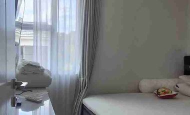 DIJUAL RUMAH FULLFURNISH TENGAH KOTA BERNUANSA MINIMALIS LOKASI DALAM PERUMAHAN GRANDCITY AMAN NYAMAN HARGA NEGO