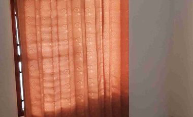 Di sewakan pinggir jalan bisa untuk kantor/rumah tinggal di depan no.1