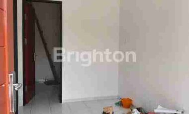 DIJUAL RUMAH TENGAH KOTA BERNUANSA MINIMALIS LOKASI DALAM PERUMAHAN SEPINGGAN PRATAMA AMAN NYAMAN HARGA NEGO
