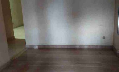 rumah cantik 2 lantai rapi