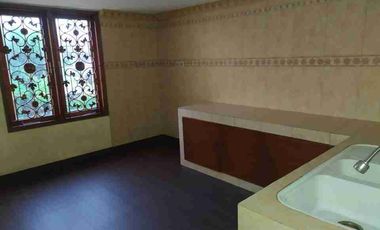 rumah cantik 2 lantai rapi