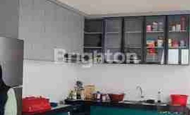 DIJUAL RUMAH MEWAH FULLFURNISH TENGAH KOTA BERNUANSA MINIMALIS LOKASI DALAM PERUMAHAN DAUN VILAGE AMAN NYAMAN HARGA NEGO