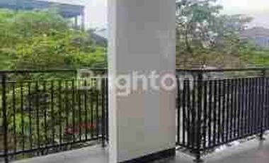 DIJUAL RUMAH MEWAH FULLFURNISH TENGAH KOTA BERNUANSA MINIMALIS LOKASI DALAM PERUMAHAN DAUN VILAGE AMAN NYAMAN HARGA NEGO