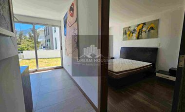 A solo 2 minutos del Scala Shopping y el Paseo San Francisco luz natural en todas sus areas ,seguridad 24/7 y una considerable area con mas de 90m2 para ampliar el departamento a tu gusto.