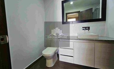 A solo 2 minutos del Scala Shopping y el Paseo San Francisco luz natural en todas sus areas ,seguridad 24/7 y una considerable area con mas de 90m2 para ampliar el departamento a tu gusto.