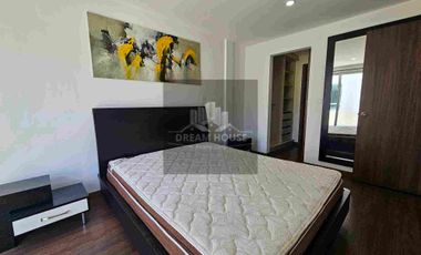 A solo 2 minutos del Scala Shopping y el Paseo San Francisco luz natural en todas sus areas ,seguridad 24/7 y una considerable area con mas de 90m2 para ampliar el departamento a tu gusto.