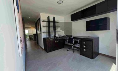 A solo 2 minutos del Scala Shopping y el Paseo San Francisco luz natural en todas sus areas ,seguridad 24/7 y una considerable area con mas de 90m2 para ampliar el departamento a tu gusto.