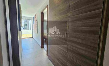 A solo 2 minutos del Scala Shopping y el Paseo San Francisco luz natural en todas sus areas ,seguridad 24/7 y una considerable area con mas de 90m2 para ampliar el departamento a tu gusto.