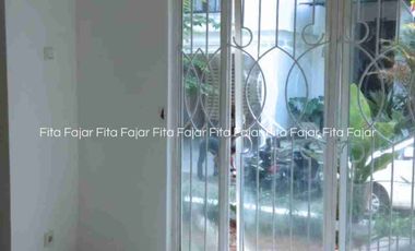 Disewakan Rumah Besar Murah Di Emerald Bintaro Jaya Sektor 9 Tangsel