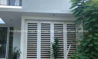 Disewakan Rumah Besar Murah Di Emerald Bintaro Jaya Sektor 9 Tangsel