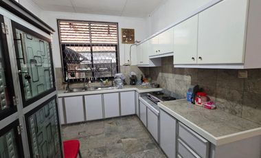 DISEWAKAN RUMAH FULLFURNISHED MEWAH DI JALAN JOHAR PONTIANAK KALIMANTAN BARAT