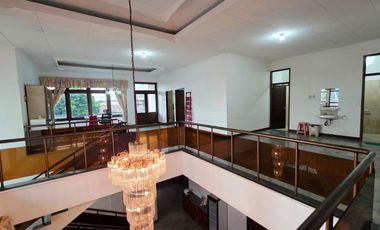 DISEWAKAN RUMAH FULLFURNISHED MEWAH DI JALAN JOHAR PONTIANAK KALIMANTAN BARAT