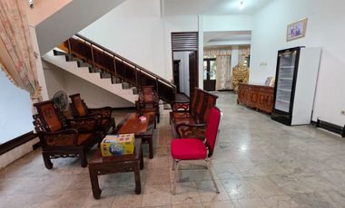 DISEWAKAN RUMAH FULLFURNISHED MEWAH DI JALAN JOHAR PONTIANAK KALIMANTAN BARAT