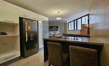 Gonzalez Suarez Amplio y luminoso departamento con seguridad sector financiero de Quito