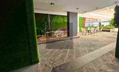 Gonzalez Suarez Amplio y luminoso departamento con seguridad sector financiero de Quito