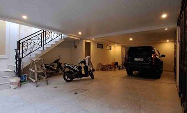 Jual Rumah American Classic Plus Kolam Renang Dalam Komplek Benda Jagakarsa