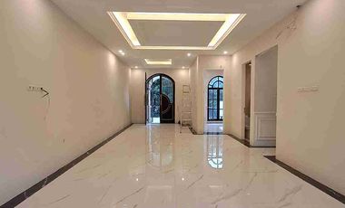 Jual Rumah American Classic Plus Kolam Renang Dalam Komplek Benda Jagakarsa