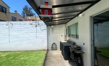 Casa con jardín en venta, sector Conocoto, Valle de los Chillos