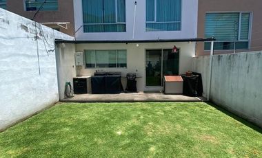 Casa con jardín en venta, sector Conocoto, Valle de los Chillos