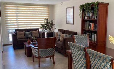 Casa con jardín en venta, sector Conocoto, Valle de los Chillos