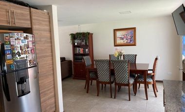 Casa con jardín en venta, sector Conocoto, Valle de los Chillos