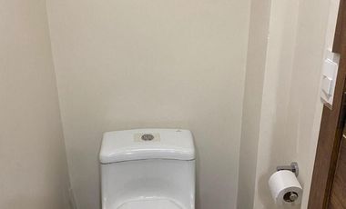 Casa con jardín en venta, sector Conocoto, Valle de los Chillos