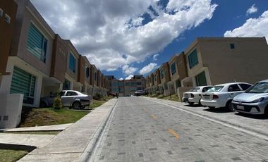 Casa con jardín en venta, sector Conocoto, Valle de los Chillos