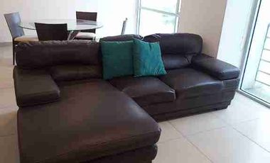 River Towers Samborondón departamento con hermosa vista a la avenida y al río.  Venta de oportunidad