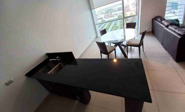 River Towers Samborondón departamento con hermosa vista a la avenida y al río.  Venta de oportunidad