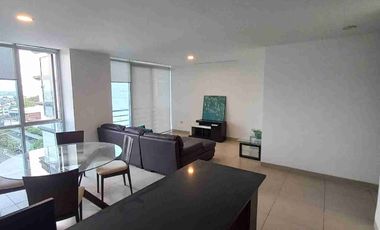 River Towers Samborondón departamento con hermosa vista a la avenida y al río.  Venta de oportunidad