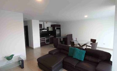 River Towers Samborondón departamento con hermosa vista a la avenida y al río.  Venta de oportunidad