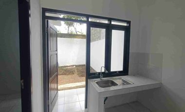 DIJUAL RUMAH SIAP HUNI JL  HAJI GOFUR 12 MENIT DARI JL RAYA GADOBANGKONG