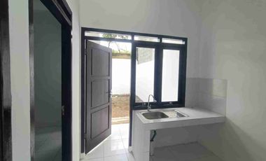 DIJUAL RUMAH SIAP HUNI JL  HAJI GOFUR 12 MENIT DARI JL RAYA GADOBANGKONG