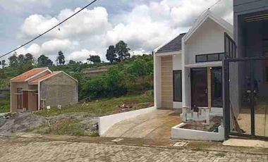 DIJUAL RUMAH SIAP HUNI JL  HAJI GOFUR 12 MENIT DARI JL RAYA GADOBANGKONG