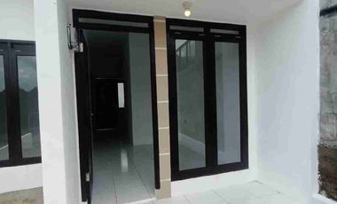DIJUAL RUMAH SIAP HUNI JL  HAJI GOFUR 12 MENIT DARI JL RAYA GADOBANGKONG