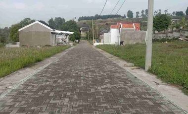 DIJUAL RUMAH SIAP HUNI JL  HAJI GOFUR 12 MENIT DARI JL RAYA GADOBANGKONG