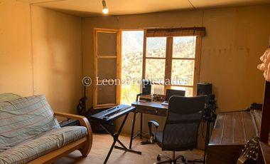 Leon Propiedades vende parcela con casa casi terminada en sector Cuyuncavi alto, Curacaví.