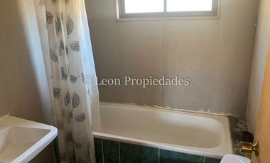 Leon Propiedades vende parcela con casa casi terminada en sector Cuyuncavi alto, Curacaví.