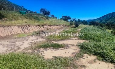 Leon Propiedades vende parcela con casa casi terminada en sector Cuyuncavi alto, Curacaví.