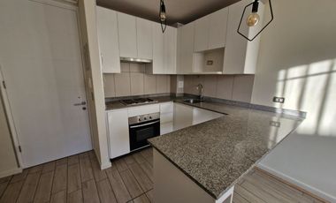 Depto en arriendo en Av Portales esquina Esperanza, estacionamiento y bodega